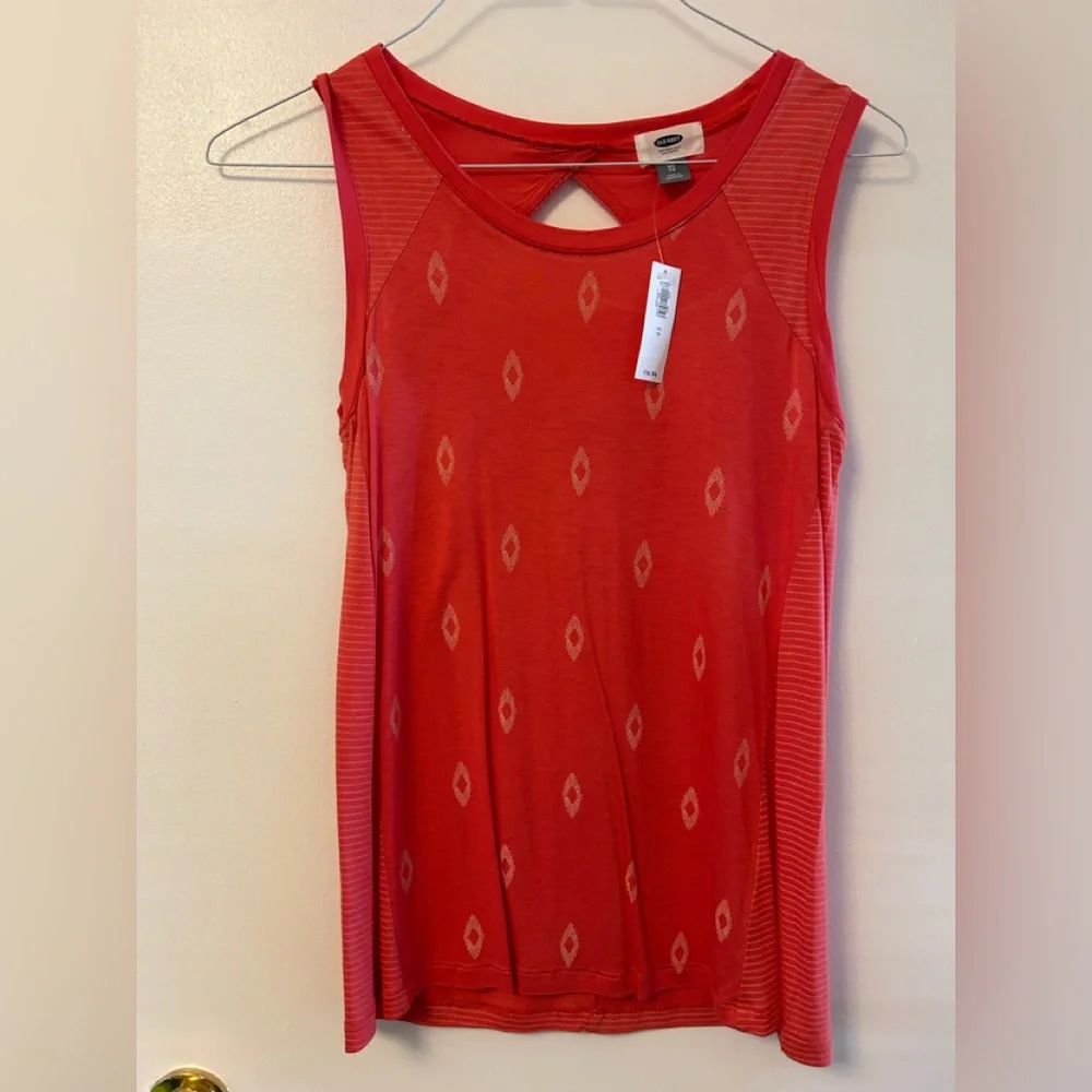 Two XS Old Navy Sleeveless Tops NWT - Picture 3 of 9